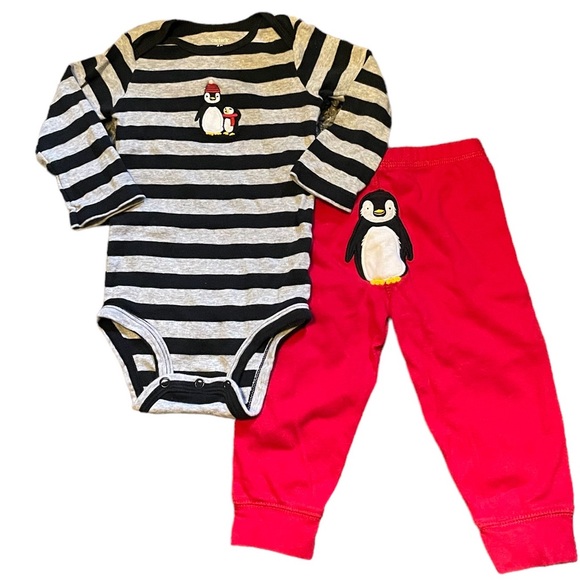 Carter’s Penguin Outfit - Picture 1 of 3